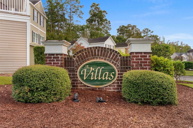 view of community / neighborhood sign