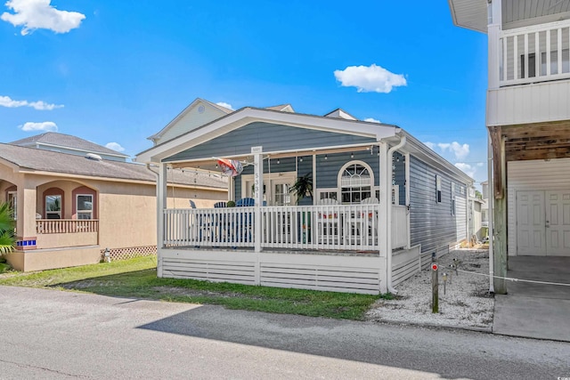 view of front facade with covered porch