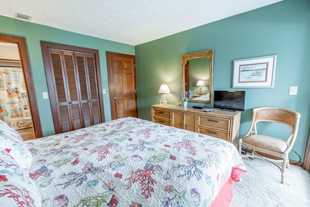 bedroom with a closet