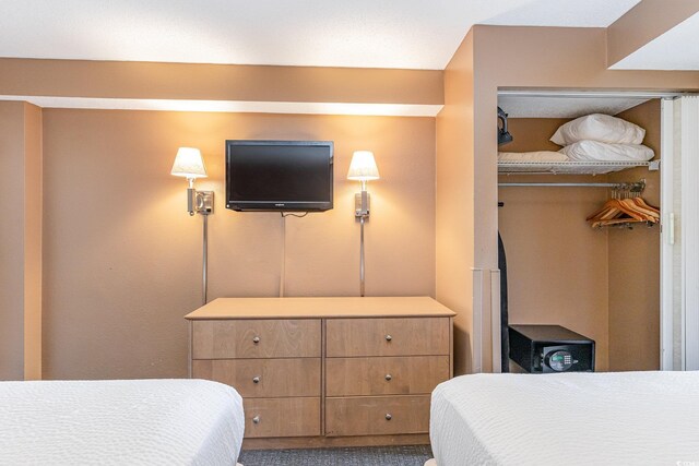 bedroom with carpet floors