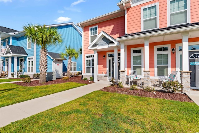 view of front of property with a front lawn