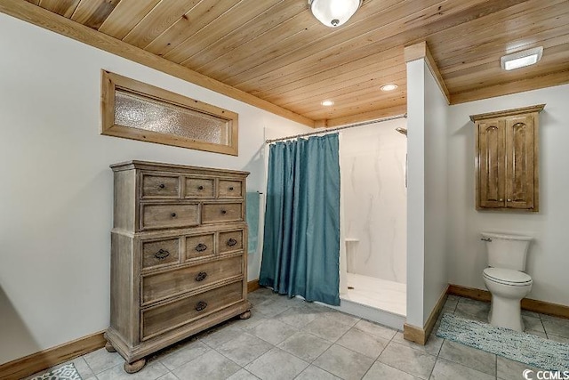 bathroom featuring wood ceiling, tile patterned flooring, a shower with shower curtain, and toilet