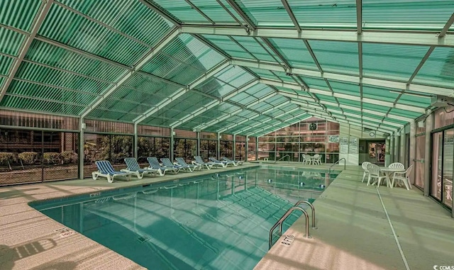 view of swimming pool