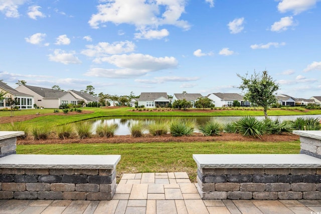 view of yard featuring a water view