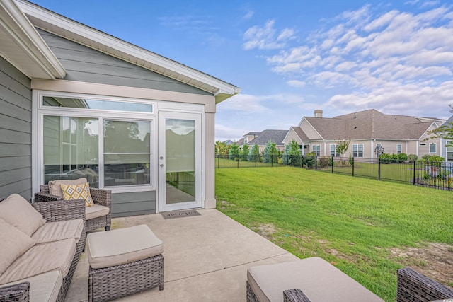 view of yard featuring a patio area