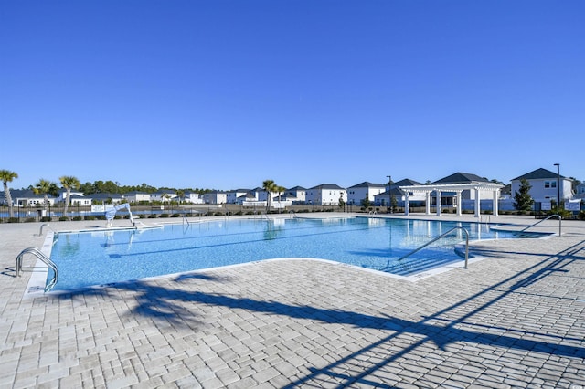 view of swimming pool