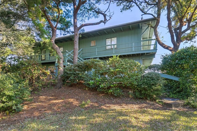1000 Strand Ave, North Myrtle Beach, SC 29582 - view of side of property featuring a balcony
