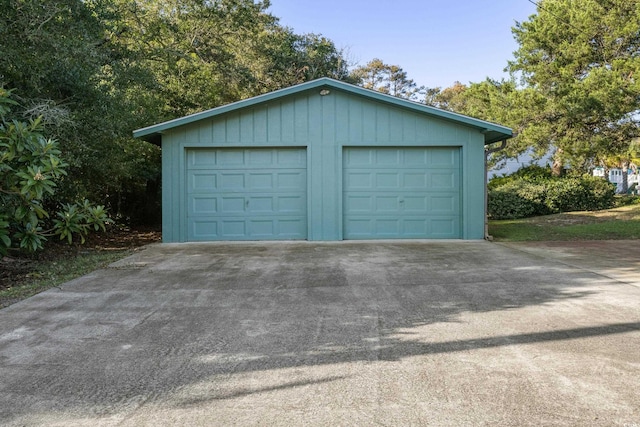 1000 Strand Ave, North Myrtle Beach, SC 29582 - view of detached garage