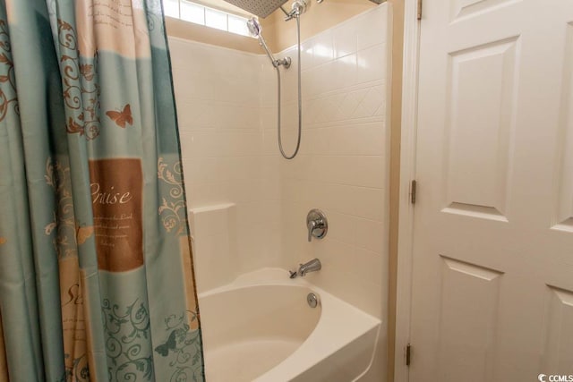 bathroom featuring shower / tub combo