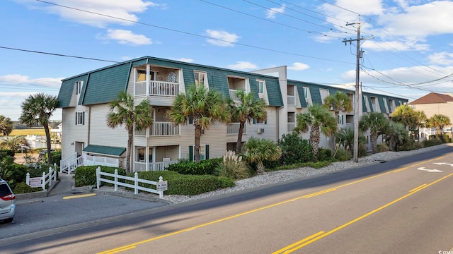 exterior space featuring a balcony