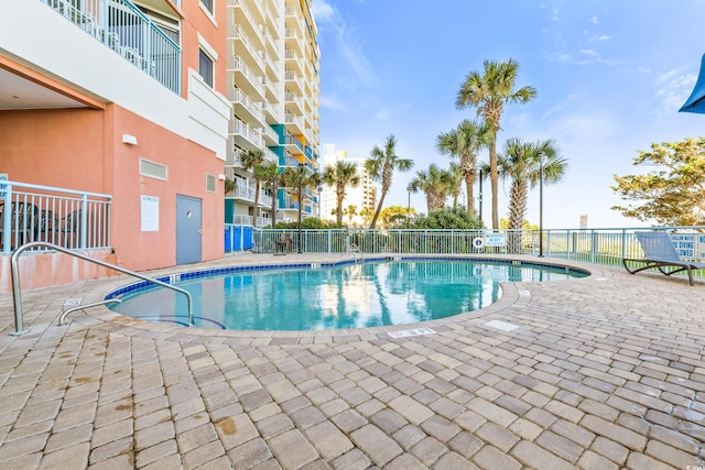 view of swimming pool