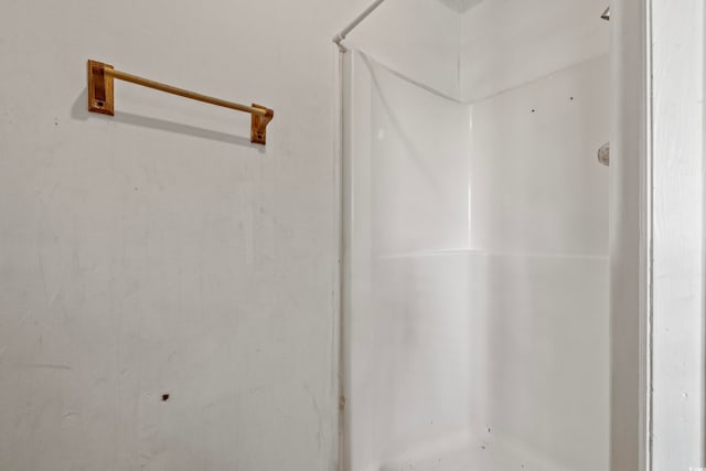 bathroom featuring walk in shower