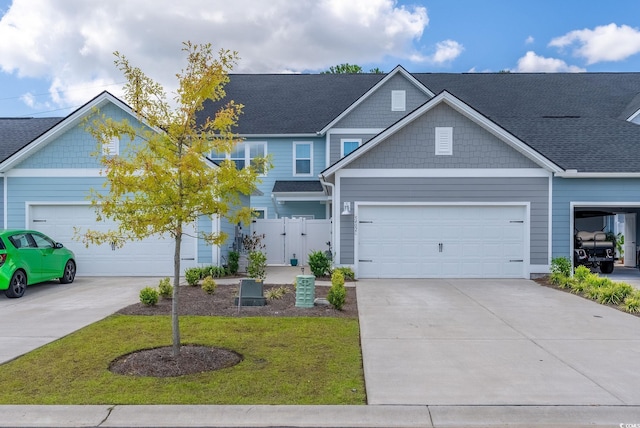 view of front of house with a front lawn