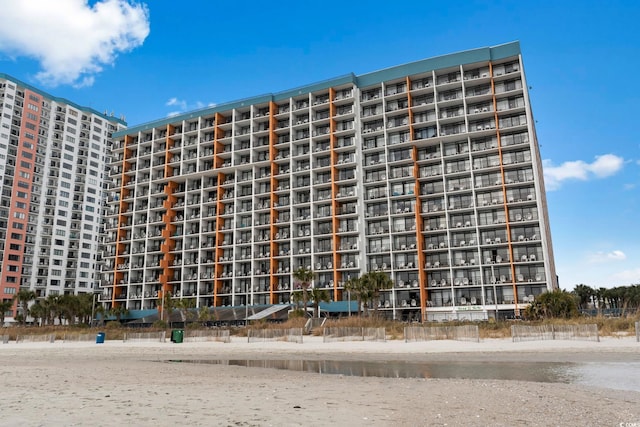 view of apartment building / complex