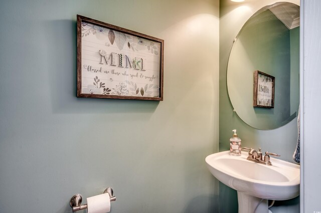 bathroom with sink