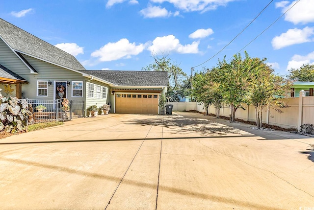 view of front facade featuring a garage