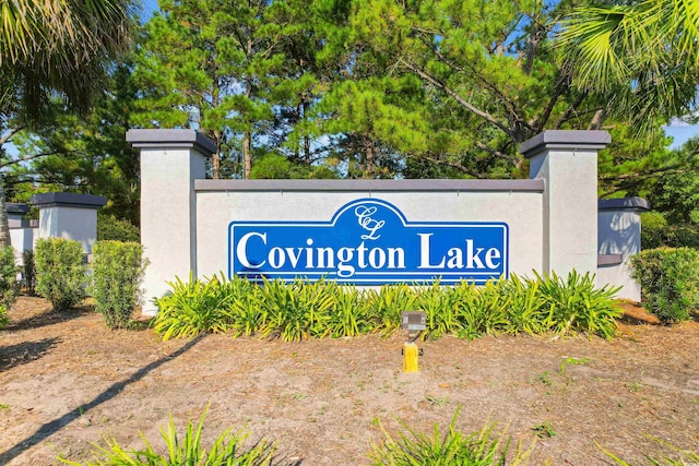 view of community / neighborhood sign