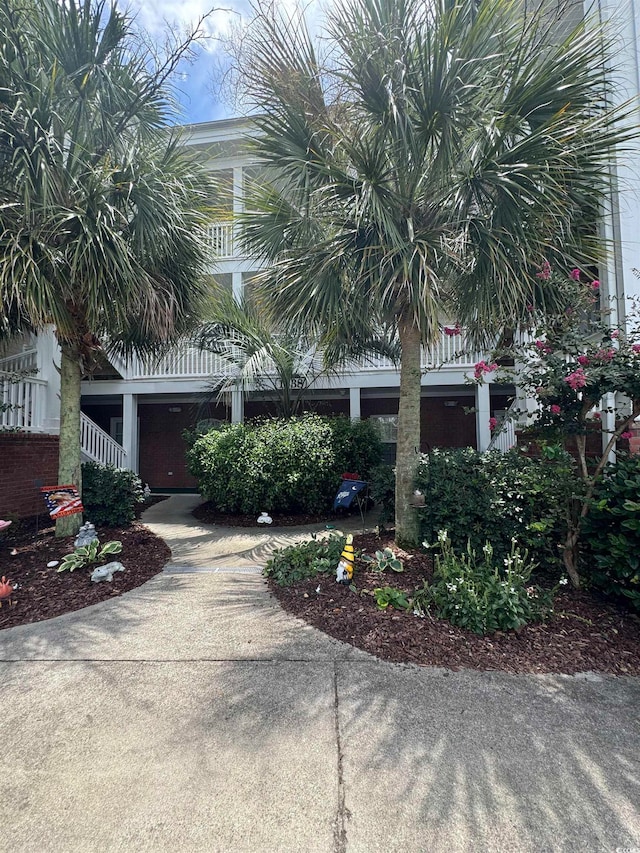 view of front of property