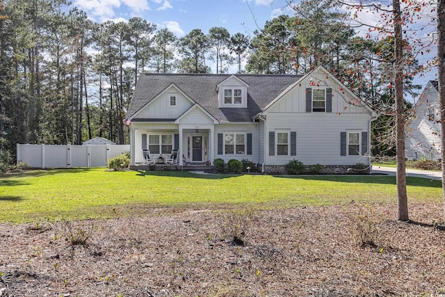 view of front of house featuring a front yard