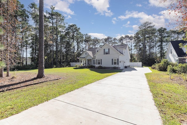 view of front of property with a front yard