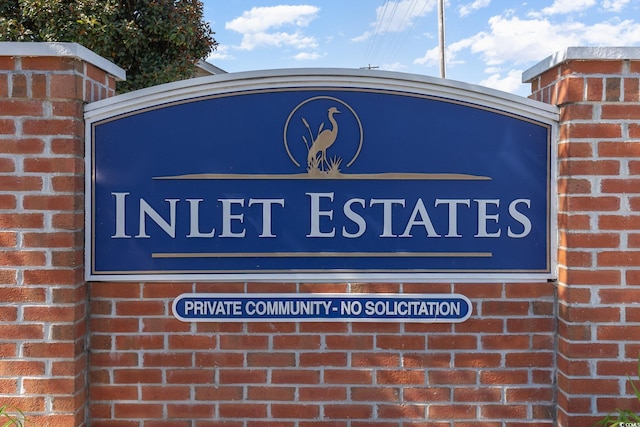 view of community / neighborhood sign