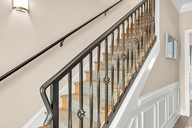 1002 Summers Pl, North Myrtle Beach, SC 29582 - stairs featuring crown molding