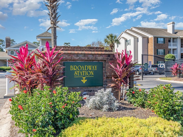 view of community / neighborhood sign