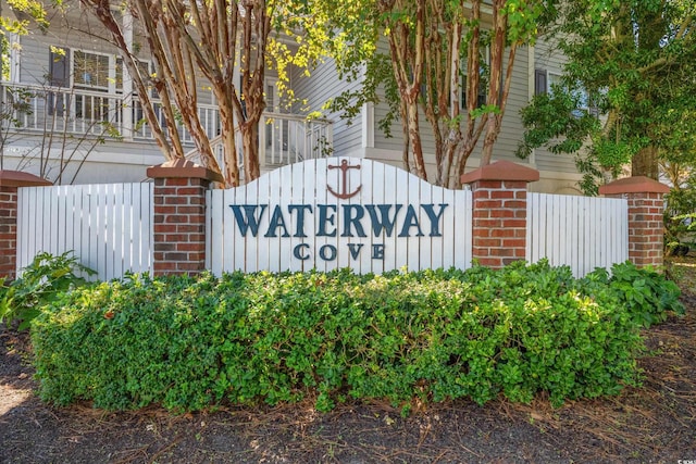 view of community / neighborhood sign