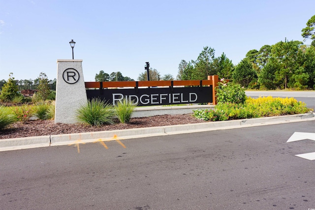 view of community / neighborhood sign