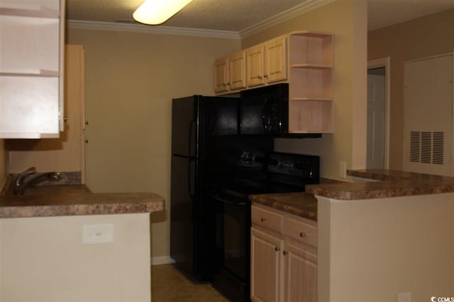 kitchen with sink, black appliances, kitchen peninsula, and ornamental molding