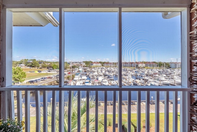 unfurnished sunroom with a healthy amount of sunlight