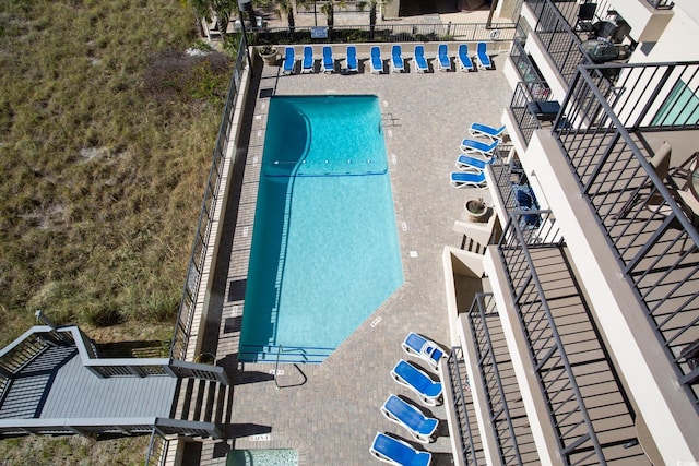 view of swimming pool