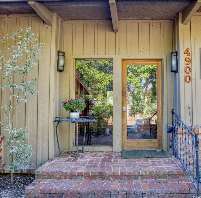 view of entrance to property