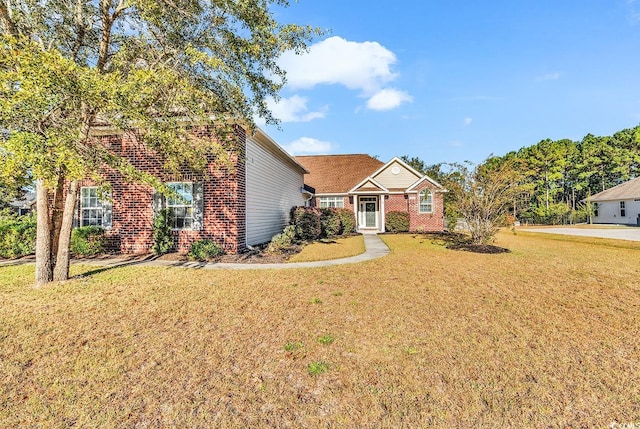 view of front facade with a front lawn