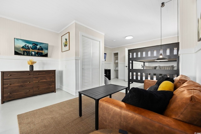 living room featuring crown molding