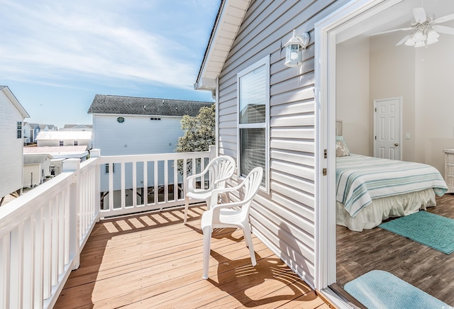 exterior space featuring ceiling fan