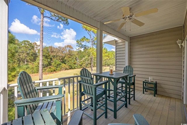 deck with ceiling fan