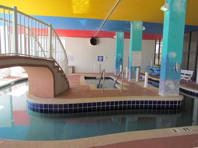 view of swimming pool