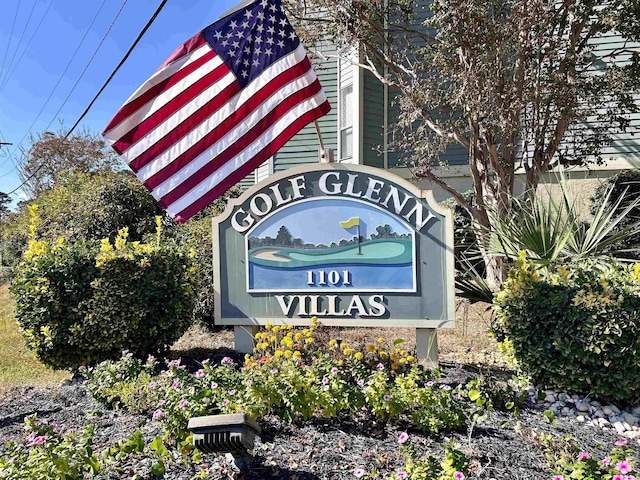 view of community / neighborhood sign