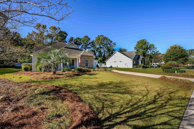 view of front facade with a front yard