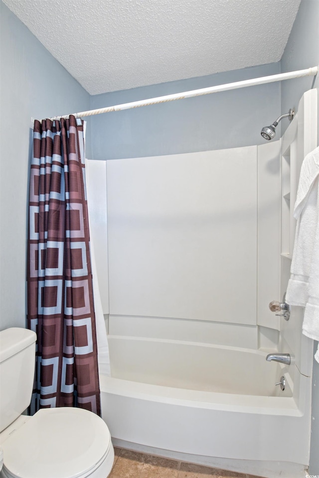 bathroom featuring shower / bathtub combination with curtain, a textured ceiling, and toilet