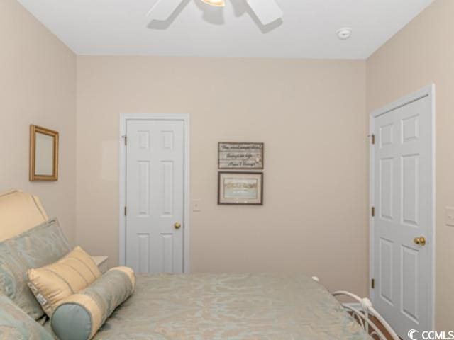 bedroom with ceiling fan