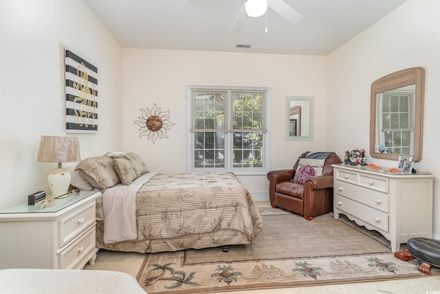 bedroom with ceiling fan