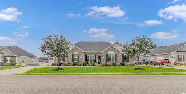 view of front of house featuring a front yard