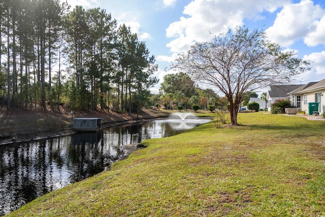 view of yard featuring a water view