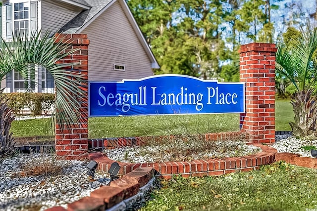 view of community / neighborhood sign