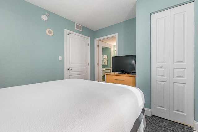 bedroom featuring a closet