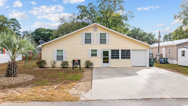 view of front of property