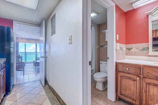 bathroom featuring shower / tub combo