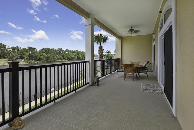 balcony featuring ceiling fan